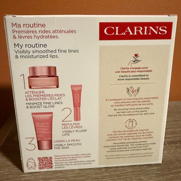 Clarins Age Defying & Radiance Essentials Set - Picture 2 of 5